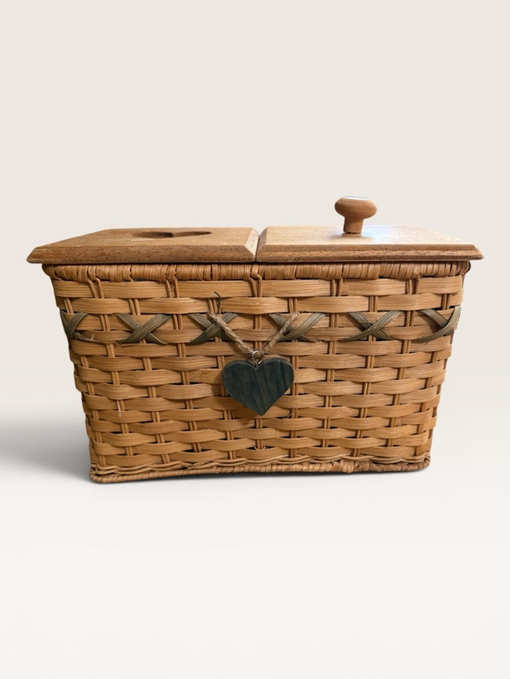 Vintage Tender Heart Treasures Handwoven Tissue Box/Organizer Basket Combo 1995